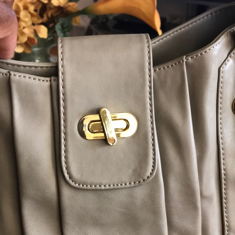 Purse - Picture 4 of 8
